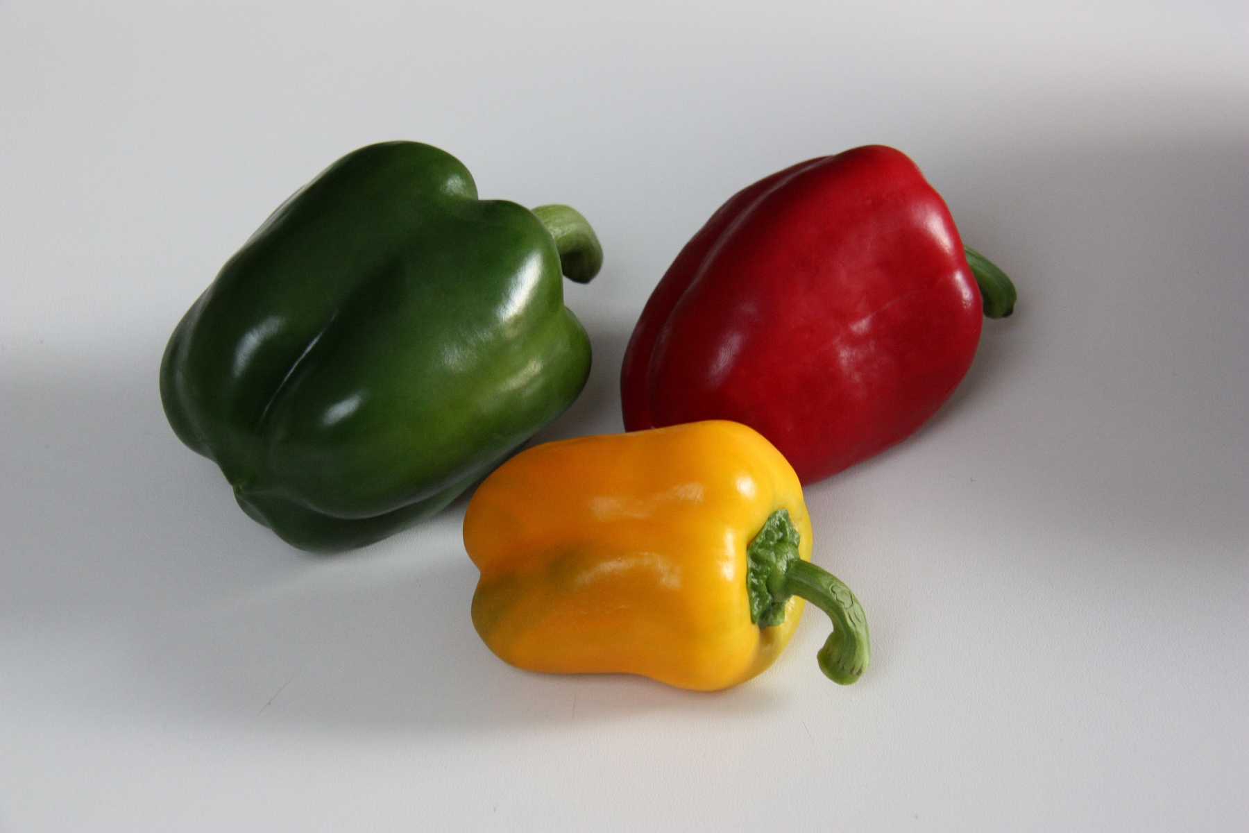 14500293-Green-Yellow-Red-Pepper-2009.jpg